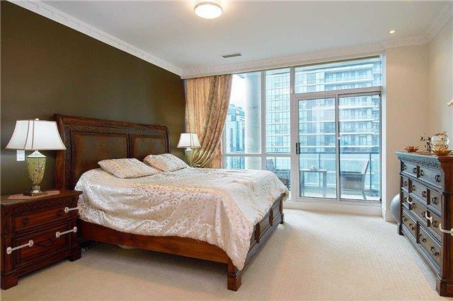 Ph 2906 - 12 Yonge St, Condo with 3 bedrooms, 3 bathrooms and 2 parking in Toronto ON | Image 11