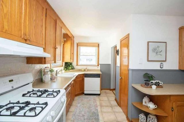 (upper) - 438 East 36th St, House detached with 3 bedrooms, 1 bathrooms and 4 parking in Hamilton ON | Image 15