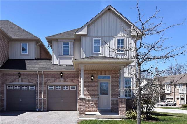 113 Dovetail Dr, House attached with 3 bedrooms, 3 bathrooms and 2 parking in Richmond Hill ON | Image 1