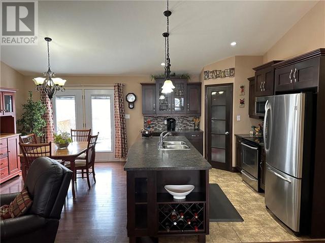 3065 Justin Street, House detached with 5 bedrooms, 2 bathrooms and null parking in Greater Sudbury ON | Image 3