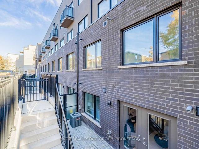 106 - 12 Marquette Ave, Townhouse with 1 bedrooms, 1 bathrooms and 0 parking in Toronto ON | Image 18
