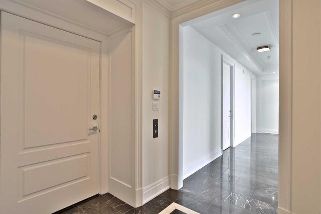 3401 - 50 Yorkville Ave, Condo with 2 bedrooms, 3 bathrooms and 2 parking in Toronto ON | Image 3