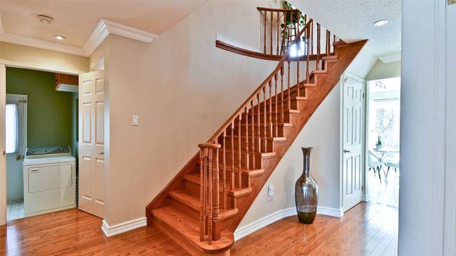 1005 Honeywood Cres, House detached with 4 bedrooms, 3 bathrooms and 6 parking in Pickering ON | Image 28