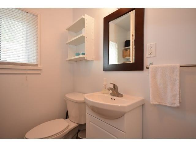 690 Barton St, House detached with 2 bedrooms, 1 bathrooms and 7 parking in Hamilton ON | Image 4