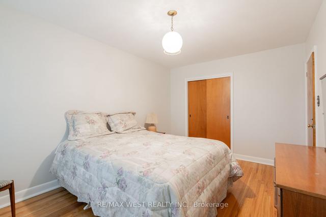 1516 Lawrence Ave W, House semidetached with 3 bedrooms, 2 bathrooms and 7 parking in Toronto ON | Image 17