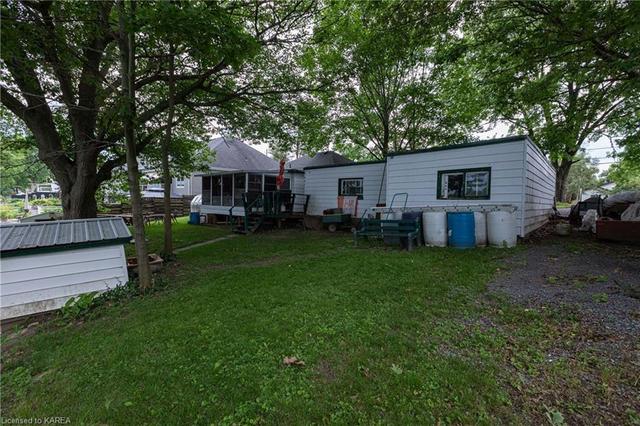 446 Dundas Street W, House detached with 2 bedrooms, 1 bathrooms and 12 parking in Greater Napanee ON | Image 3
