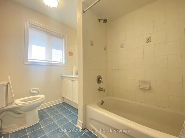 88 Sanwood Blvd, House detached with 4 bedrooms, 4 bathrooms and 2 parking in Toronto ON | Image 10
