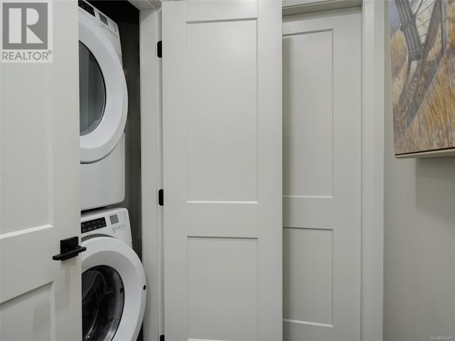 Stacking washer dryer cupboard. | Image 20