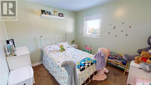 822 Main Street, House detached with 3 bedrooms, 2 bathrooms and null parking in Oxbow SK | Image 14