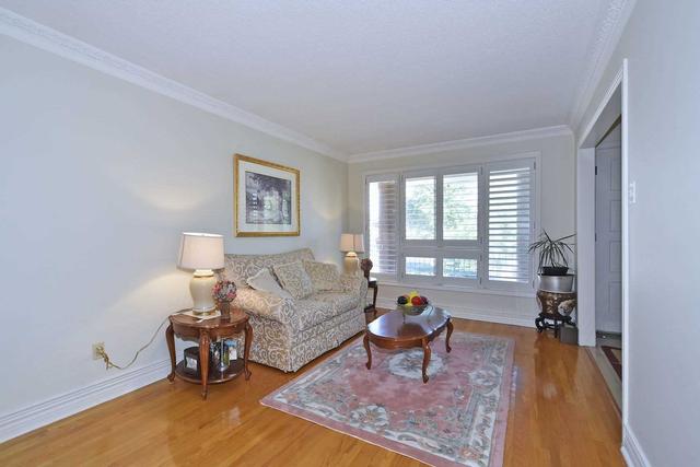 47 Harmonia Cres, House detached with 3 bedrooms, 3 bathrooms and 3 parking in Vaughan ON | Image 2