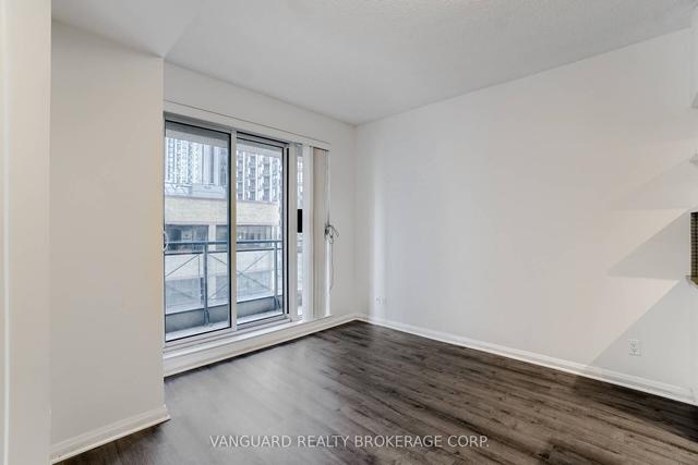 809 - 35 Hayden St, Condo with 1 bedrooms, 1 bathrooms and 1 parking in Toronto ON | Image 10