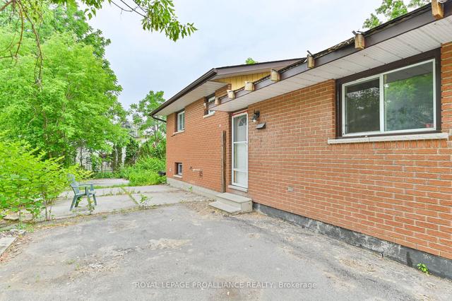 7 Hollandale Ave, House detached with 3 bedrooms, 1 bathrooms and 4 parking in Quinte West ON | Image 3