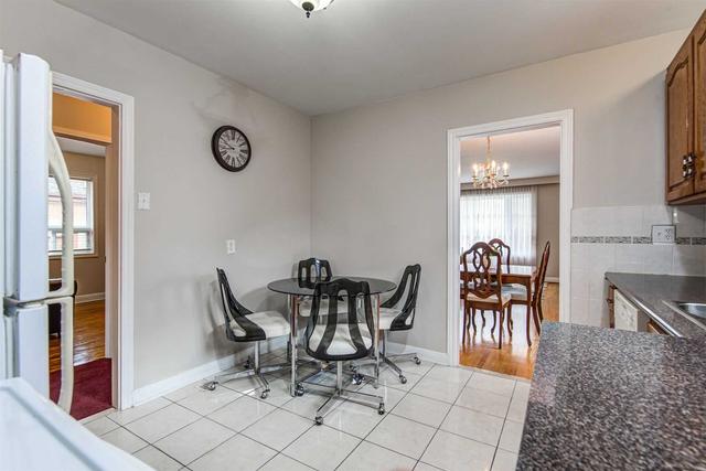 183 Elmhurst Dr, House detached with 3 bedrooms, 2 bathrooms and 7 parking in Toronto ON | Image 4