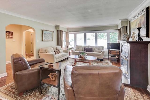 32 Anglesey Blvd, House detached with 3 bedrooms, 3 bathrooms and 6 parking in Toronto ON | Image 24