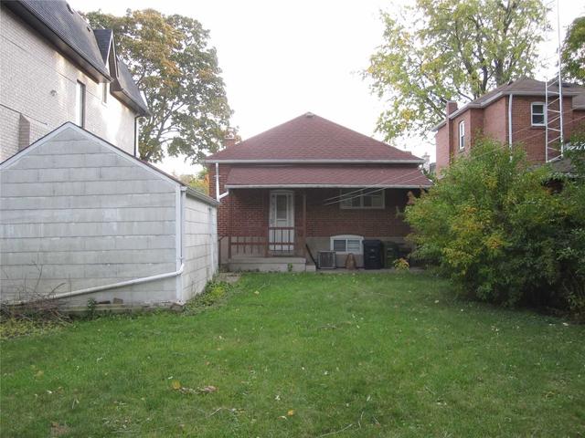 658 Bedford Park Ave, House detached with 2 bedrooms, 2 bathrooms and 5 parking in Toronto ON | Image 3