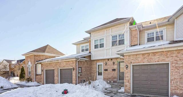 6 Brisbane Crt, Townhouse with 3 bedrooms, 3 bathrooms and 1 parking in Brampton ON | Image 2