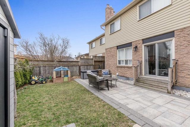 52 Kincaid Crt, House detached with 3 bedrooms, 3 bathrooms and 3 parking in Brampton ON | Image 16