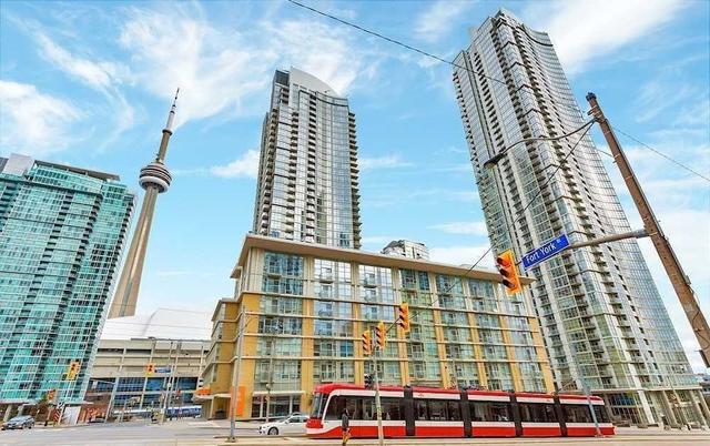 519 - 9 Spadina Ave, Condo with 1 bedrooms, 1 bathrooms and 1 parking in Toronto ON | Image 1