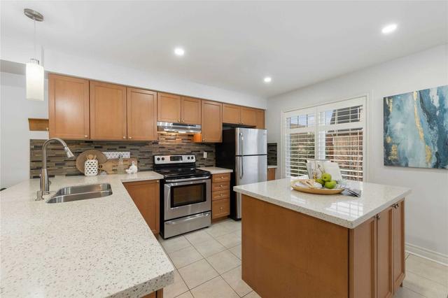 40 Jeremiah Lane, House attached with 3 bedrooms, 4 bathrooms and 2 parking in Toronto ON | Image 7