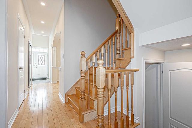 25 Storybook Cres, House detached with 4 bedrooms, 4 bathrooms and 6 parking in Markham ON | Image 14