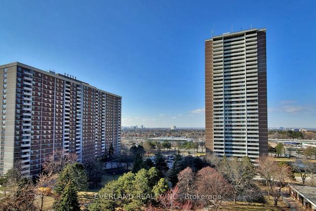 1111 - 175 Hilda Ave, Condo with 3 bedrooms, 2 bathrooms and 1 parking in Toronto ON | Image 32