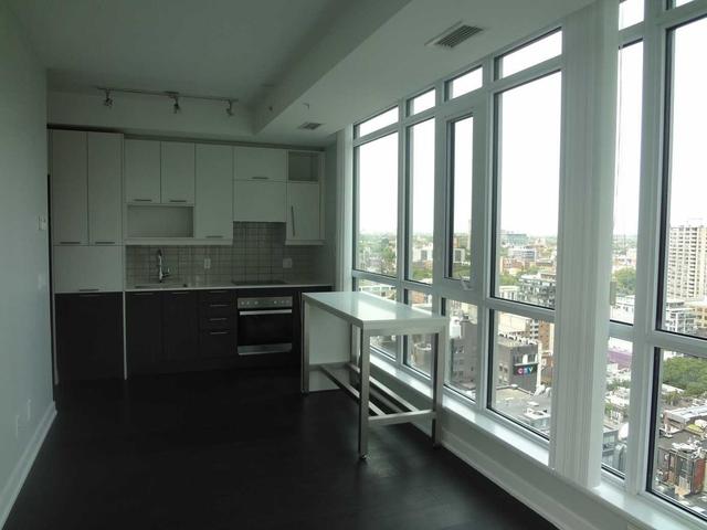 2102 - 30 Nelson St, Condo with 2 bedrooms, 2 bathrooms and 1 parking in Toronto ON | Image 3