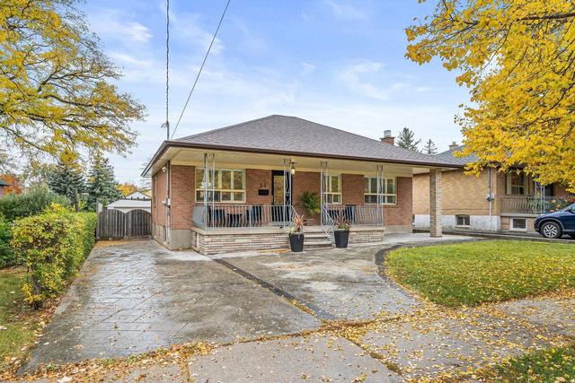 24 Flamingo Cres, House detached with 3 bedrooms, 2 bathrooms and 4 parking in Toronto ON | Image 12