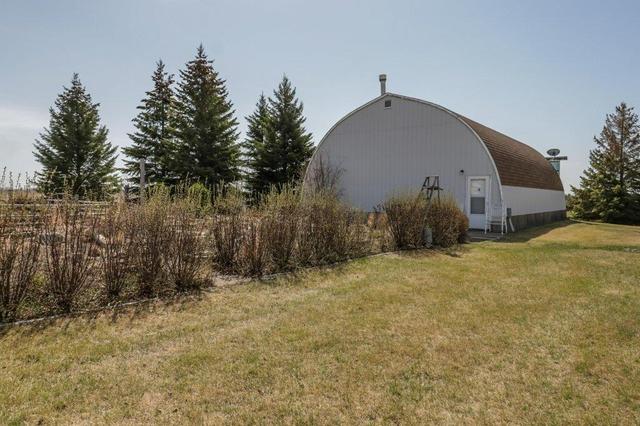38118 Range Road 235, House detached with 4 bedrooms, 2 bathrooms and 8 parking in Red Deer County AB | Image 34