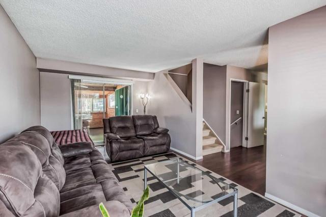 40 Falconridge Close Ne, Home with 3 bedrooms, 1 bathrooms and 2 parking in Calgary AB | Image 6
