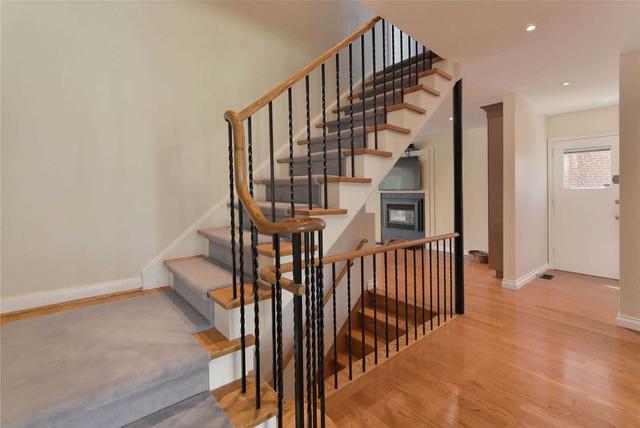 291 Upper Highland Cres, House detached with 4 bedrooms, 4 bathrooms and 4 parking in Toronto ON | Image 4