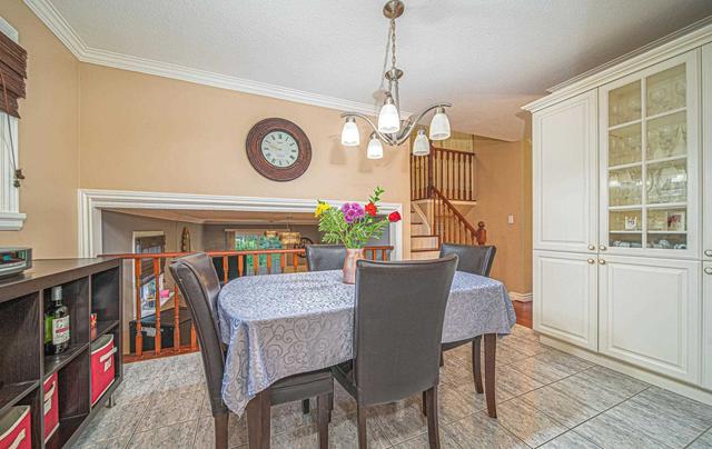 60 Langevin Cres, House detached with 4 bedrooms, 2 bathrooms and 4 parking in Toronto ON | Image 24