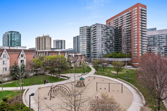 th 604 - 15 Laidlaw St, Townhouse with 2 bedrooms, 2 bathrooms and 1 parking in Toronto ON | Image 20