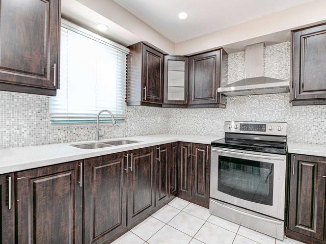 56 Woolridge Crt, House detached with 3 bedrooms, 4 bathrooms and 6 parking in Brampton ON | Image 37