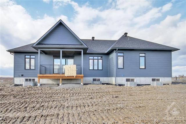 225 Trudeau Crescent, House detached with 4 bedrooms, 3 bathrooms and 10 parking in Russell ON | Image 30
