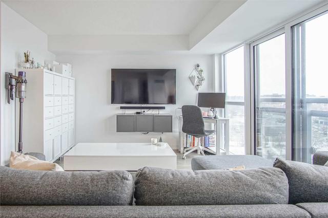 1119 - 275 Village Green Sq, Condo with 1 bedrooms, 1 bathrooms and 1 parking in Toronto ON | Image 2