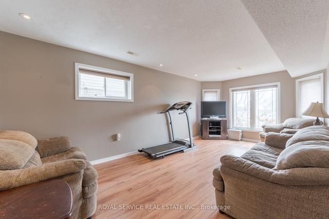 586 Clancy Cres, House detached with 3 bedrooms, 3 bathrooms and 4 parking in Peterborough ON | Image 17