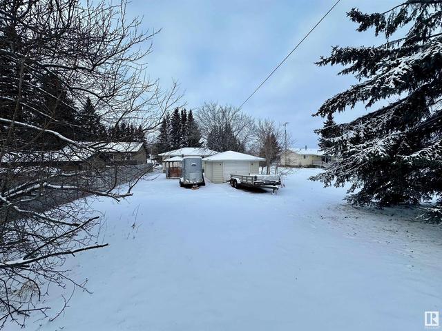 4809 52 St, House detached with 4 bedrooms, 2 bathrooms and null parking in Glendon AB | Image 18