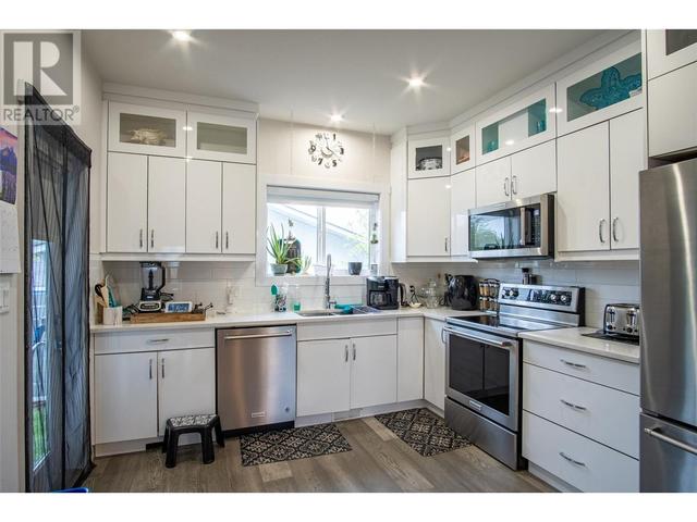 136 Mugford Road, House detached with 4 bedrooms, 3 bathrooms and 3 parking in Kelowna BC | Image 12