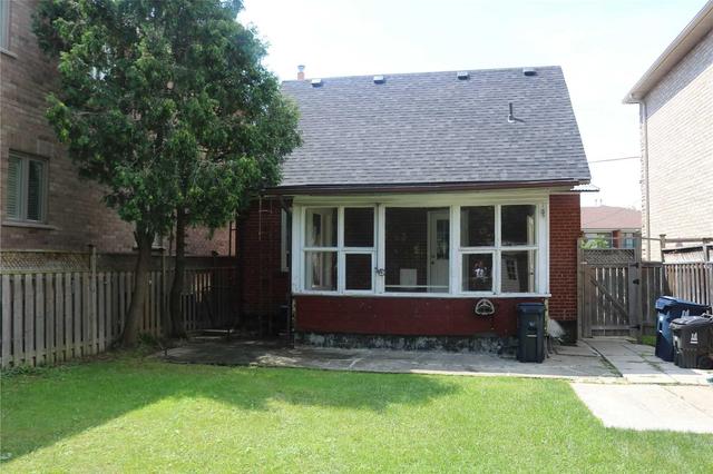 19 Privet Rd, House detached with 2 bedrooms, 2 bathrooms and 2 parking in Toronto ON | Image 16