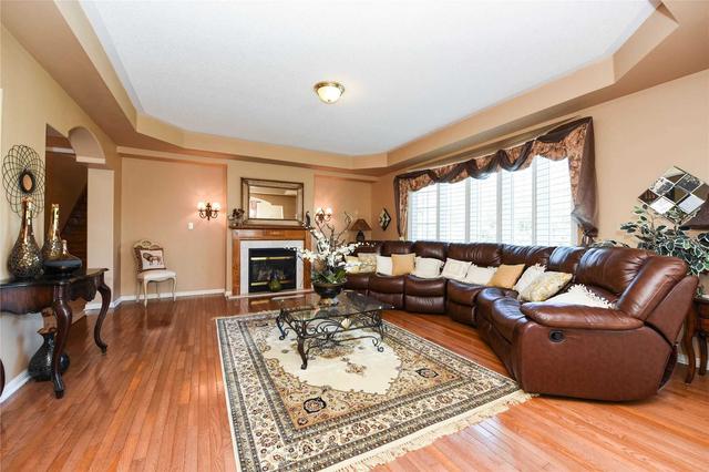 13 Crocker Dr, House detached with 5 bedrooms, 4 bathrooms and 6 parking in Brampton ON | Image 6