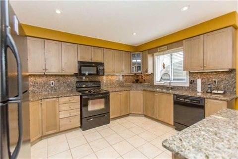 202 Cumming Dr, House detached with 3 bedrooms, 4 bathrooms and 4 parking in Orillia ON | Image 2