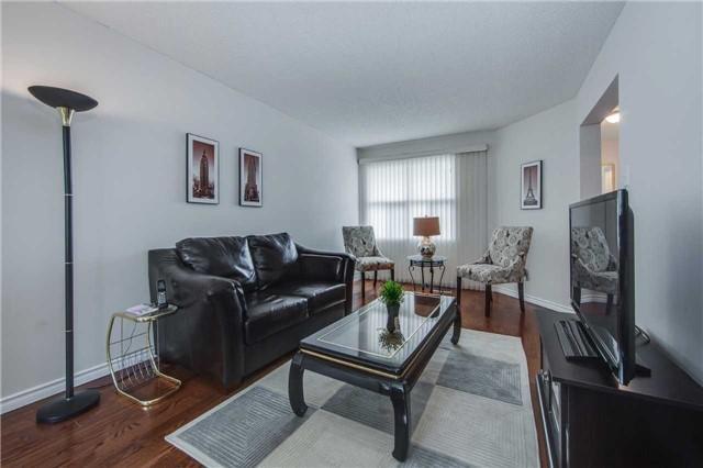 66 Comrie Terr, House detached with 3 bedrooms, 3 bathrooms and 2 parking in Toronto ON | Image 3