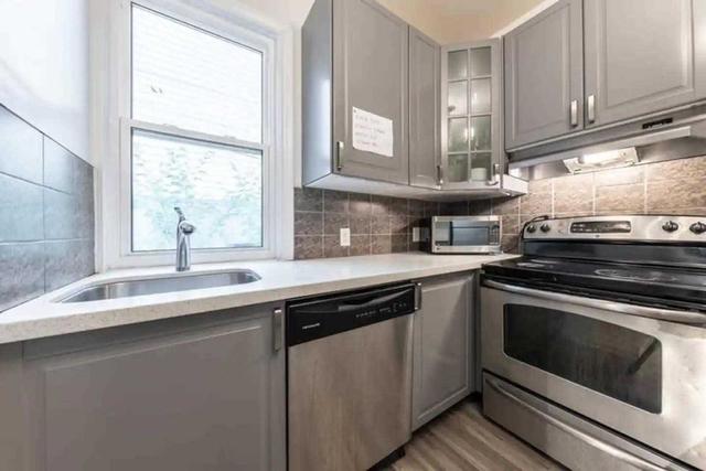 1 - 234 Bathurst St, House semidetached with 1 bedrooms, 2 bathrooms and 1 parking in Toronto ON | Image 1