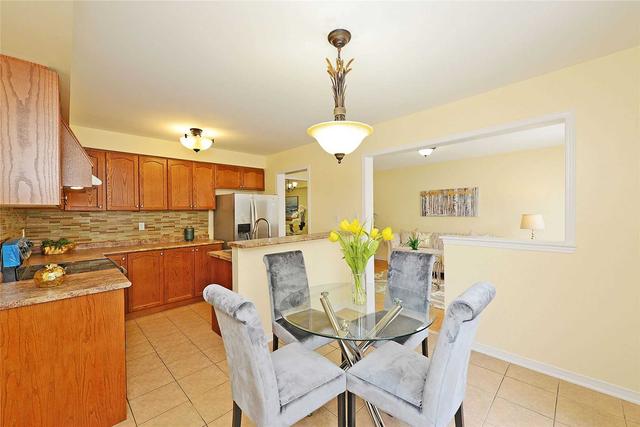 42 Snowshoe Lane, House attached with 3 bedrooms, 3 bathrooms and 4 parking in Brampton ON | Image 5