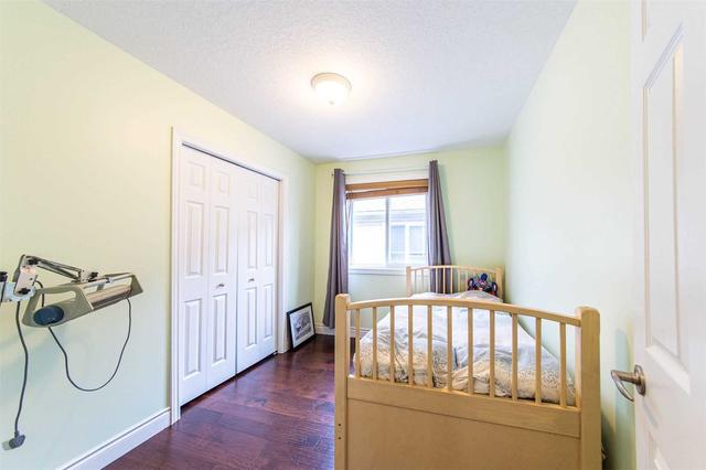 569 Violet St, House detached with 3 bedrooms, 3 bathrooms and 3 parking in Waterloo ON | Image 6