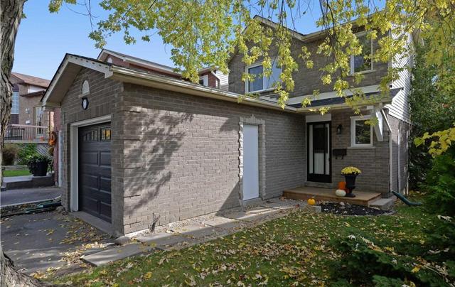 809 Attersley Dr, House attached with 3 bedrooms, 2 bathrooms and 2 parking in Oshawa ON | Image 1