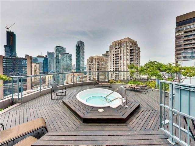 2403 - 24 Wellesley St W, Condo with 2 bedrooms, 2 bathrooms and 1 parking in Toronto ON | Image 16