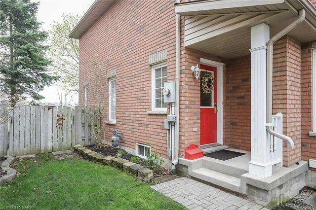 d - 14 Brown Dr, House attached with 2 bedrooms, 2 bathrooms and 2 parking in St. Catharines ON | Image 23