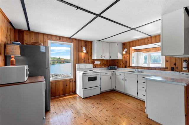 15972 Georgian Bay Shore, House detached with 2 bedrooms, 1 bathrooms and 0 parking in Georgian Bay ON | Image 2