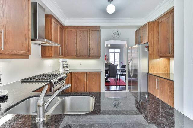 25 Mastwood Cres, House detached with 3 bedrooms, 3 bathrooms and 2 parking in Toronto ON | Image 32